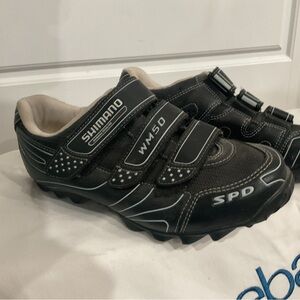 Clipless bicycle women’s shoe